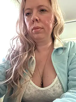 Irina3718 online show from April 2026 02:54:01 PM