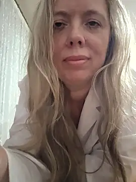 Irina3718 online show from January 2026 03:15:01 PM