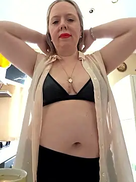 Irina3718 online show from May 2026 11:03:02 AM