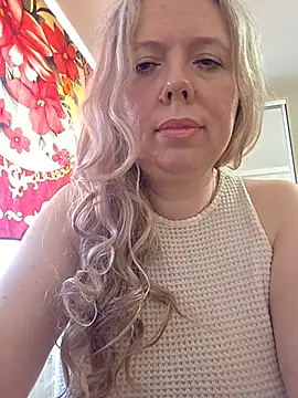 Snapshot of Irina3718 chatting on June 2026 07:19:02 AM Irina3718 online show from June 2026 07:19:02 AM