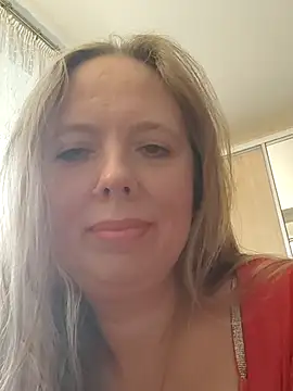 Snapshot of Irina3718 chatting on October 2025 01:30:01 PM Irina3718 online show from October 2025 01:30:01 PM