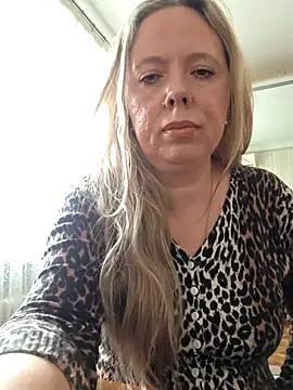 Irina3718 online show from February 2026 12:27:02 PM