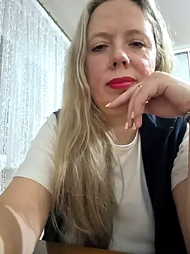 Irina3718 online show from February 2026 04:03:02 PM