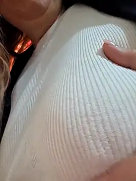 Irina3718 online show from April 2026 01:50:02 PM