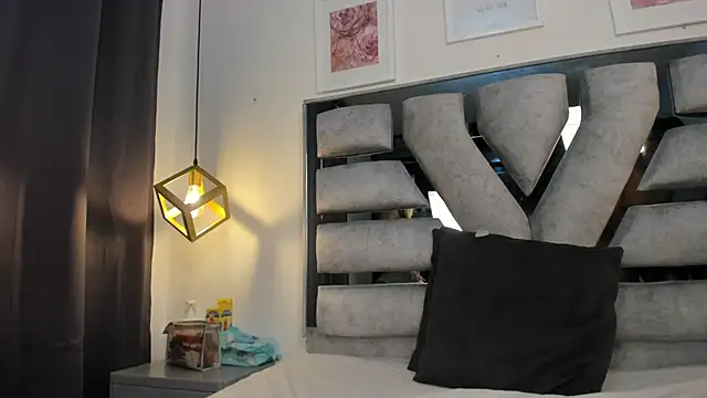 valery and Dani  online show from November 2025 08:08:01 PM