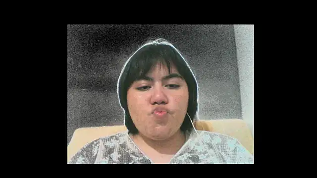 Snapshot of IrisMitchell_ chatting on March 2025 05:43:02 AM IrisMitchell online show from March 2025 05:43:02 AM