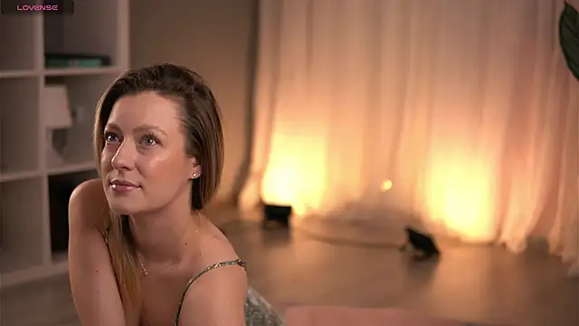 AnnastasiaMills online show from February 2026 07:33:01 PM