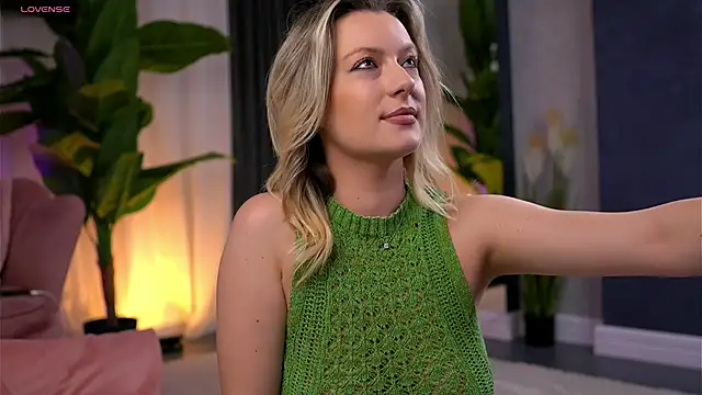 AnnastasiaMills online show from November 2025 09:07:01 PM