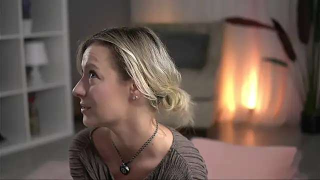 AnnastasiaMills online show from June 2026 07:52:01 PM