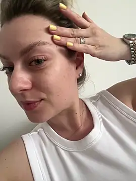 AnnastasiaMills online show from April 2026 04:02:02 PM