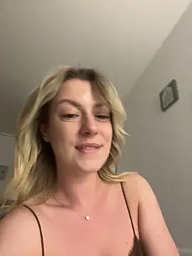 AnnastasiaMills online show from May 2026 07:47:02 PM