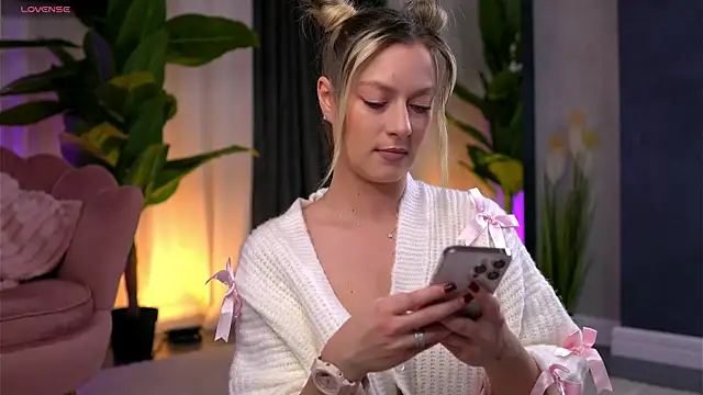 AnnastasiaMills online show from November 2025 08:46:01 PM