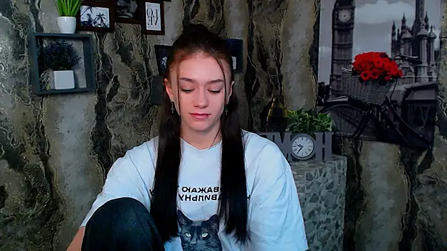 LanaTey online show from February 2026 02:24:01 PM