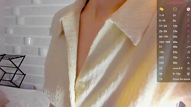 alicewonderyou online show from April 2026 10:56:02 AM