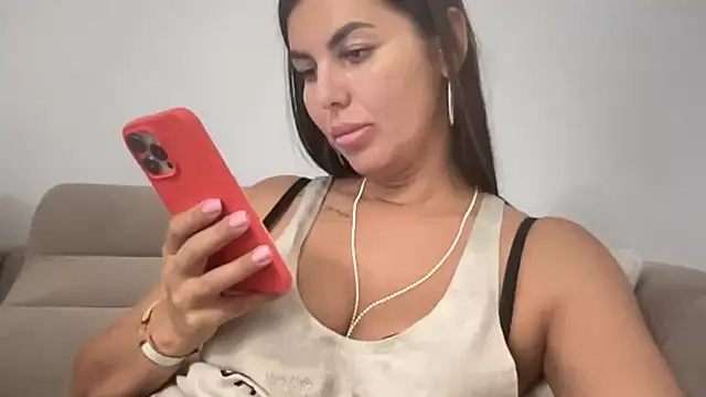 Snapshot of AngelinaMeov chatting on September 2025 04:23:01 PM AngelinaMeov online show from September 2025 04:23:01 PM