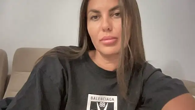 Snapshot of AngelinaMeov chatting on September 2025 05:45:01 PM AngelinaMeov online show from September 2025 05:45:01 PM
