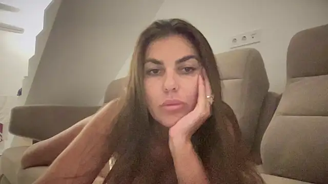 Snapshot of AngelinaMeov chatting on September 2025 10:09:02 PM AngelinaMeov online show from September 2025 10:09:02 PM