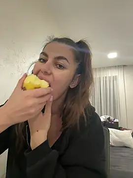 Snapshot of AngelinaMeov chatting on March 2025 05:36:01 PM AngelinaMeov online show from March 2025 05:36:01 PM