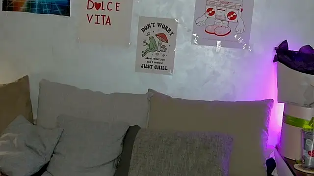SweetDarling7 online show from May 2026 02:32:01 PM