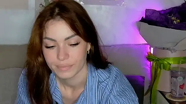 SweetDarling7 online show from April 2026 05:52:01 PM