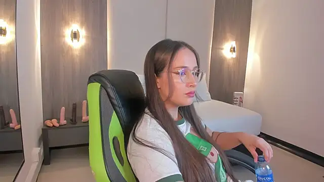 Snapshot of sophia_martinezz_ chatting on November 2025 03:55:02 PM sophia martinezz online show from November 2025 03:55:02 PM