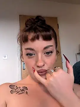 Petite Juicy Olive online show from May 2026 12:46:02 PM