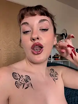 Petite Juicy Olive online show from May 2026 10:02:02 AM