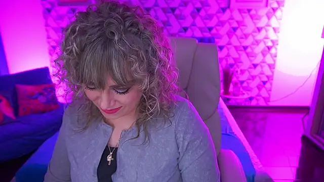 CandyLadyyy online show from May 2026 08:33:02 PM