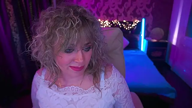 CandyLadyyy online show from April 2026 10:38:02 PM