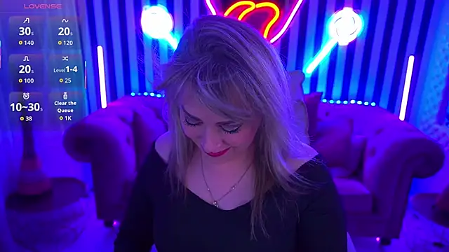 CandyLadyyy online show from April 2026 08:55:02 PM
