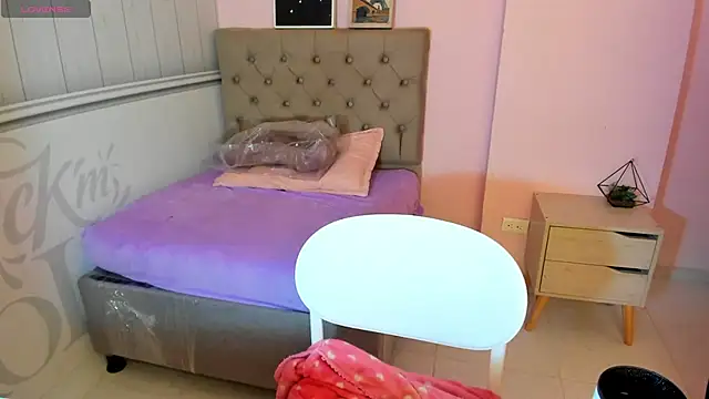 Snapshot of Tania_Duque chatting on September 2025 01:17:02 PM Tania Duque online show from September 2025 01:17:02 PM