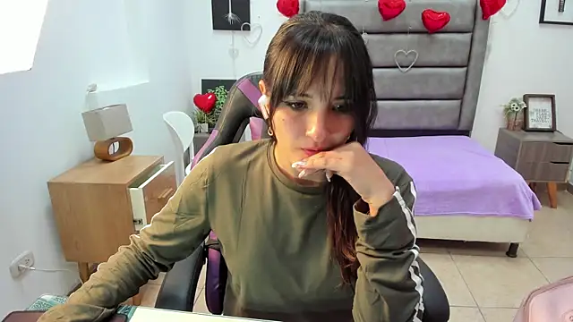 Tania Duque online show from March 2026 01:44:01 PM