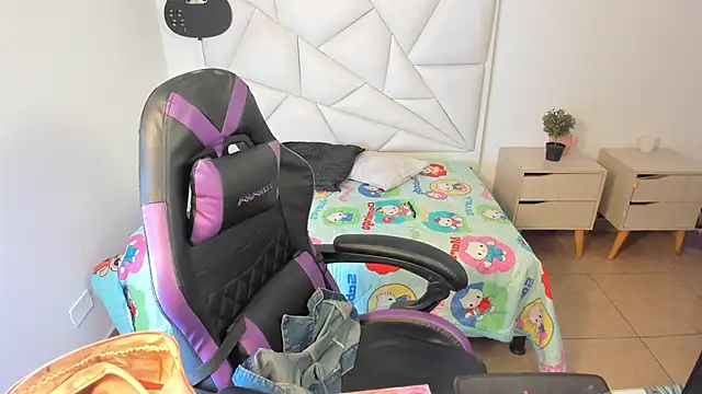 Tania Duque online show from March 2026 02:33:01 PM