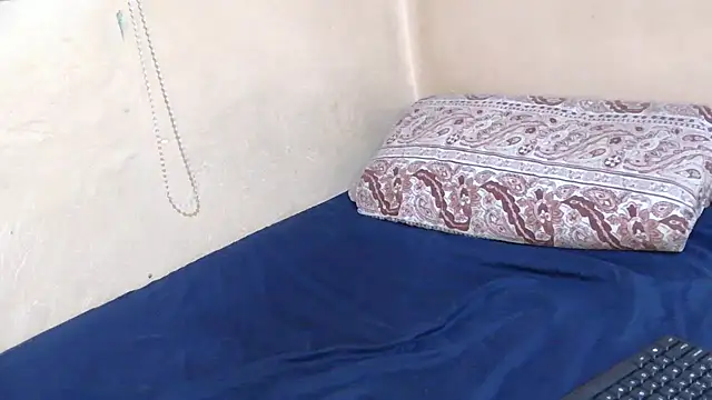 EbonyAlphaBitch online show from November 2025 10:43:02 PM