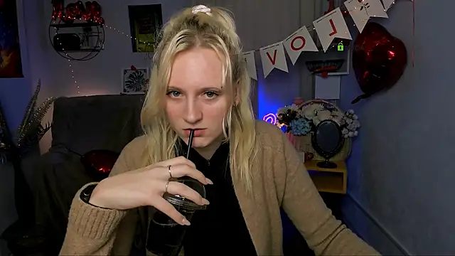 madam uliis online show from February 2026 05:42:02 PM