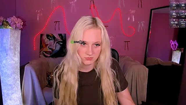 madam uliis online show from April 2026 09:47:02 AM