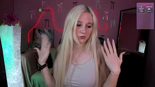 madam uliis online show from April 2026 10:21:01 AM