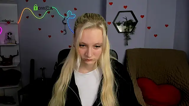 madam uliis online show from April 2026 08:21:01 AM