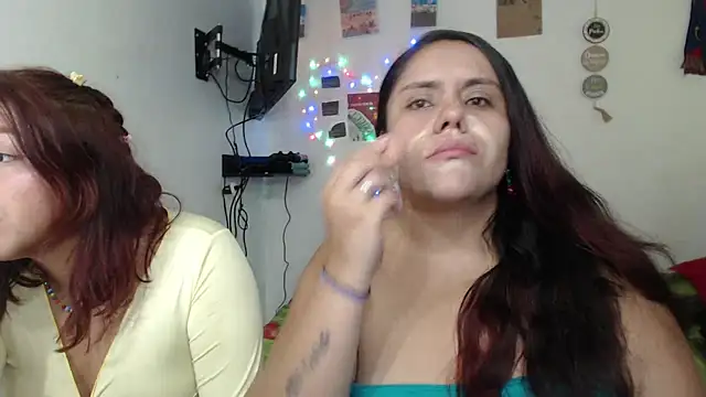 Snapshot of nicky_andcamil chatting on March 2026 09:31:01 PM nicky andcamil online show from March 2026 09:31:01 PM