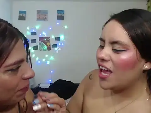nicky andcamil online show from April 2026 12:02:01 AM