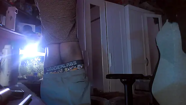 twink69Finger online show from October 2025 05:17:01 PM