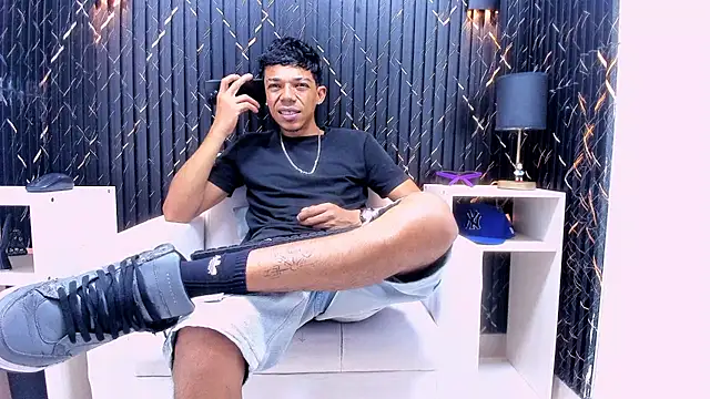 Snapshot of Gregory_Sforza chatting on November 2025 06:19:01 PM Gregory Sforza online show from November 2025 06:19:01 PM