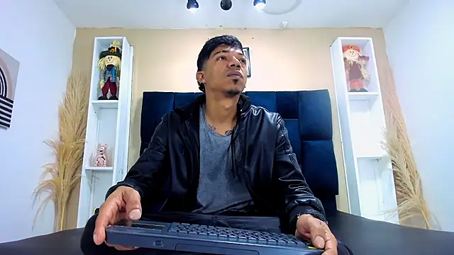 Snapshot of Gregory_Sforza chatting on October 2025 12:37:02 PM Gregory Sforza online show from October 2025 12:37:02 PM