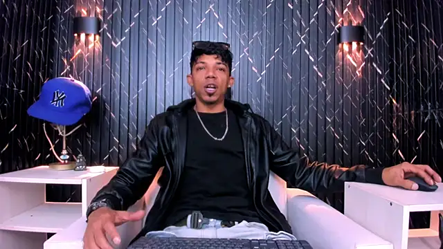 Snapshot of Gregory_Sforza chatting on November 2025 12:42:01 PM Gregory Sforza online show from November 2025 12:42:01 PM