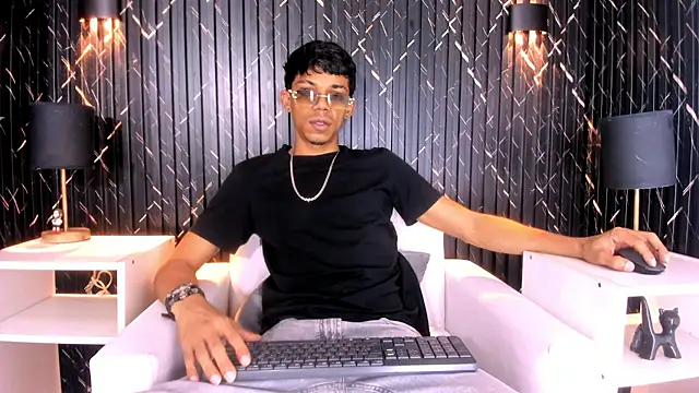 Snapshot of Gregory_Sforza chatting on December 2025 06:29:02 PM Gregory Sforza online show from December 2025 06:29:02 PM