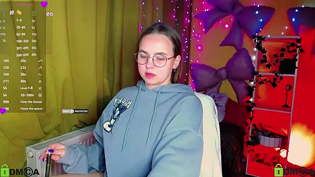 Lilysweet13 online show from April 2026 04:08:01 PM
