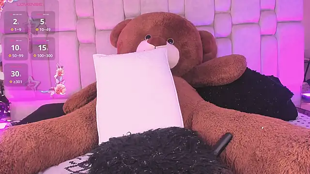 Snapshot of Daia_Ortiz chatting on November 2025 08:13:01 PM Daia Ortiz online show from November 2025 08:13:01 PM