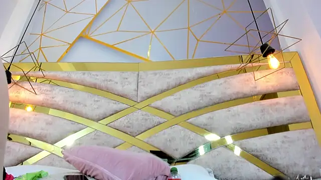 Sofiia Rossee  online show from January 2026 08:24:01 PM