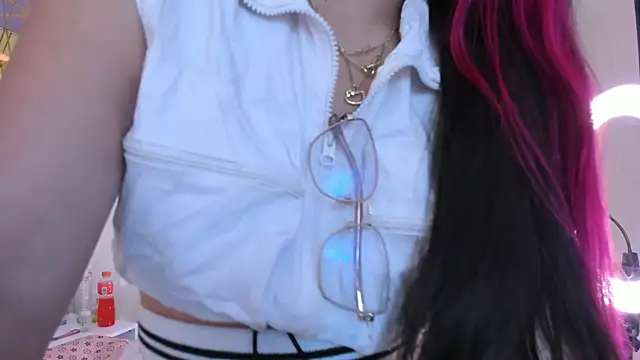 Sofiia Rossee  online show from December 2025 09:37:02 PM