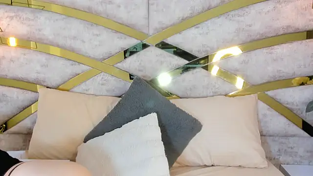 Sofiia Rossee  online show from February 2026 07:57:02 PM